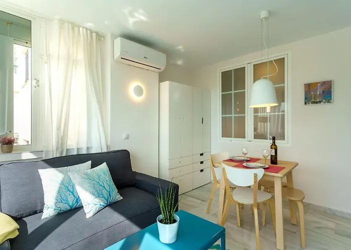 Malagasuite Carihuela Torremolinos